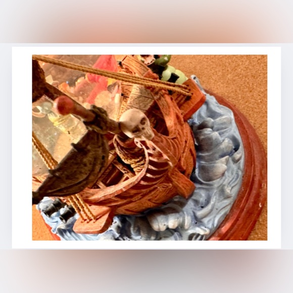 Rare Vintage Peter Pan Snowglobe Pirate Ship Musical Large - Picture 4 of 9